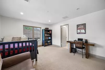9261 Meadowglen Drive, Dallas, TX 75238 - Photo 5