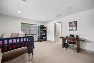 9261 Meadowglen Dr, Dallas, TX 75238 - Photo 5