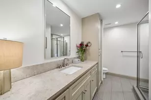9261 Meadowglen Dr, Dallas, TX 75238 - Photo 9