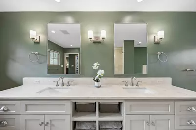 9261 Meadowglen Drive, Dallas, TX 75238 - Photo 17