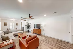 2952 Randy Ln, Farmers Branch, TX 75234 - Photo 5