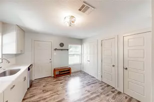2952 Randy Ln, Farmers Branch, TX 75234 - Photo 11