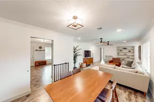 2952 Randy Ln, Farmers Branch, TX 75234 - Photo 9