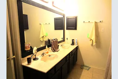 940 Sylvan Creek Drive, Lewisville, TX 75067 - Photo 11