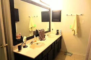 940 Sylvan Creek Dr, Lewisville, TX 75067 - Photo 11