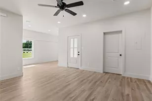 502 W 6th St, McGregor, TX 76657 - Photo 23