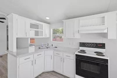 902 Flamingo, Granbury, TX 76049 - Photo 5