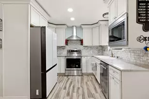 5860 Marina Dr, Garland, TX 75043 - Photo 9