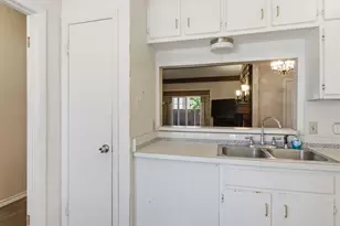 9621 Summerhill Ln, Dallas, TX 75238 - Photo 13