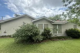 409 Dixon St, Cleburne, TX 76033 - Photo 3