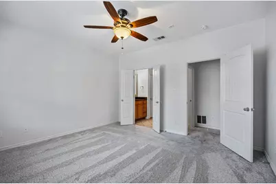 950 Henderson Street #1104, Fort Worth, TX 76102 - Photo 11