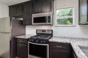224 Willow St, Hurst, TX 76053 - Photo 9