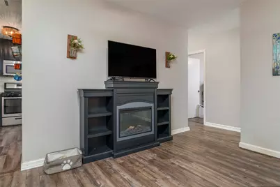 224 Willow Street, Hurst, TX 76053 - Photo 5