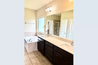 1104 Crest Ridge Drive, Glenn Heights, TX 75154 - Photo 9