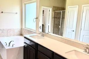 1104 Crest Ridge Dr, Glenn Heights, TX 75154 - Photo 9