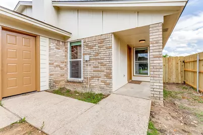 3219 Green Ridge Street, Fort Worth, TX 76133 - Photo 3