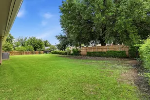 2804 Elk Grove Rd, Carrollton, TX 75007 - Photo 37