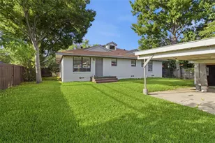2942 Townsend Dr, Dallas, TX 75229 - Photo 39