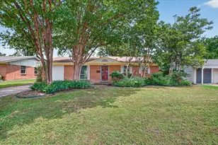 204 Island Dr, Richardson, TX 75081 - Photo 1