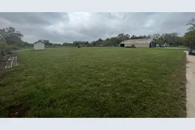 310 W Hughes Street, Collinsville, TX 76233 - Photo 11