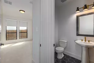 10456 Gray Hls Dr, Fort Worth, TX 76126 - Photo 9