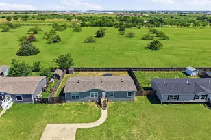 1420 Smooth Stone Dr, Cleburne, TX 76033 - Photo 3