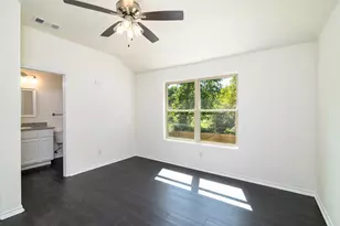 805 S 6th St, Bonham, TX 75418 - Photo 9