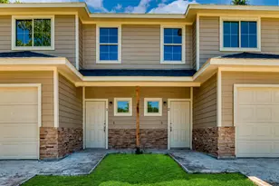 805 S 6th St, Bonham, TX 75418 - Photo 1