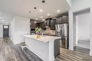 5028 Sandbrock Pkwy, Aubrey, TX 76227 - Photo 13