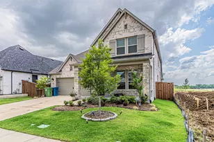 5028 Sandbrock Pkwy, Aubrey, TX 76227 - Photo 3