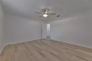 2944 Whispering Creek Ln, Burleson, TX 76028 - Photo 25