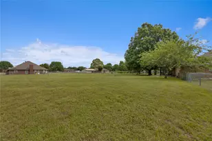 2944 Whispering Creek Ln, Burleson, TX 76028 - Photo 31