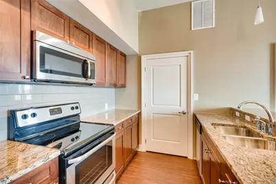 928 Travis Avenue #202, Fort Worth, TX 76104 - Photo 3
