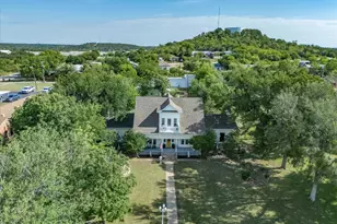 907 4th St, Graham, TX 76450 - Photo 31