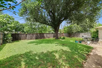 209 Linda Lane, Irving, TX 75062 - Photo 31