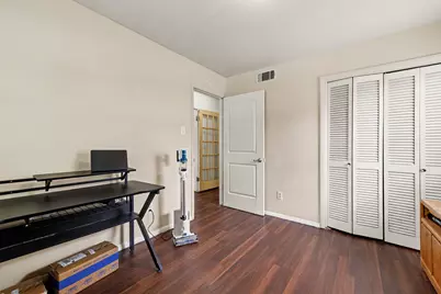 209 Linda Lane, Irving, TX 75062 - Photo 23