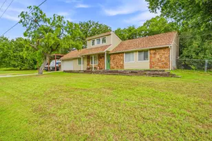 2916 Waterwood Dr, Granbury, TX 76048 - Photo 3