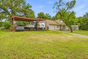 2916 Waterwood Dr, Granbury, TX 76048 - Photo 5