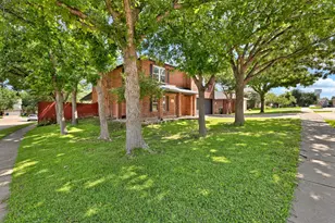 301 Cortland Cir, Roanoke, TX 76262 - Photo 5
