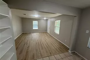 605 NW Main St, Ennis, TX 75119 - Photo 5