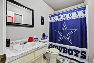 606 Hunter St, Bonham, TX 75418 - Photo 11