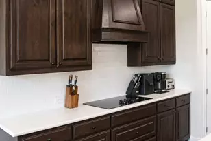 279 Paluxy St, Burleson, TX 76028 - Photo 13