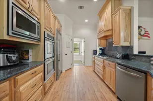 548 McKittrick Ct, Godley, TX 76044 - Photo 11
