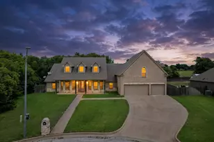 548 McKittrick Ct, Godley, TX 76044 - Photo 1