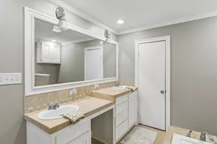 1310 Briar Hollow Ln, Garland, TX 75043 - Photo 23