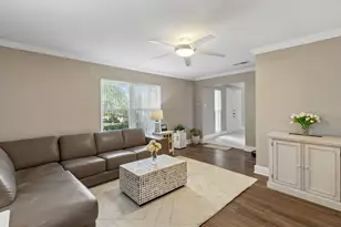 1310 Briar Hollow Ln, Garland, TX 75043 - Photo 5