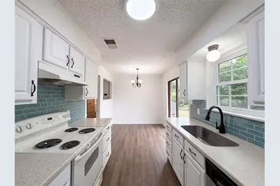 512 Lake Crest Parkway, Azle, TX 76020 - Photo 9