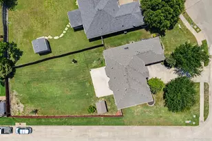 200 Hardwicke Ln, Little Elm, TX 75068 - Photo 23