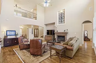 100 Honeysuckle Way, Flower Mound, TX 75028 - Photo 9