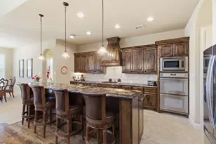 100 Honeysuckle Way, Flower Mound, TX 75028 - Photo 11